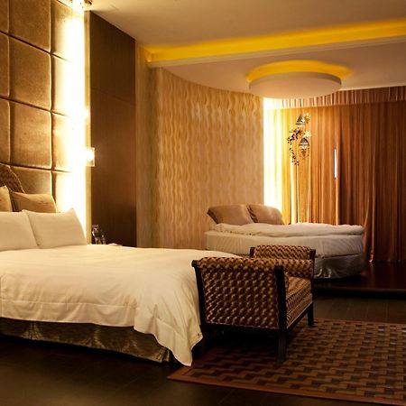 Dubai Motel Yilan Экстерьер фото