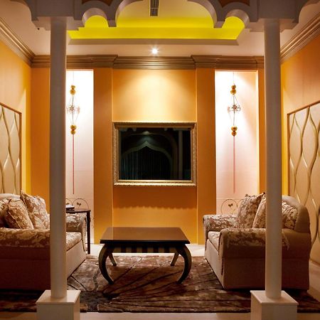 Dubai Motel Yilan Экстерьер фото