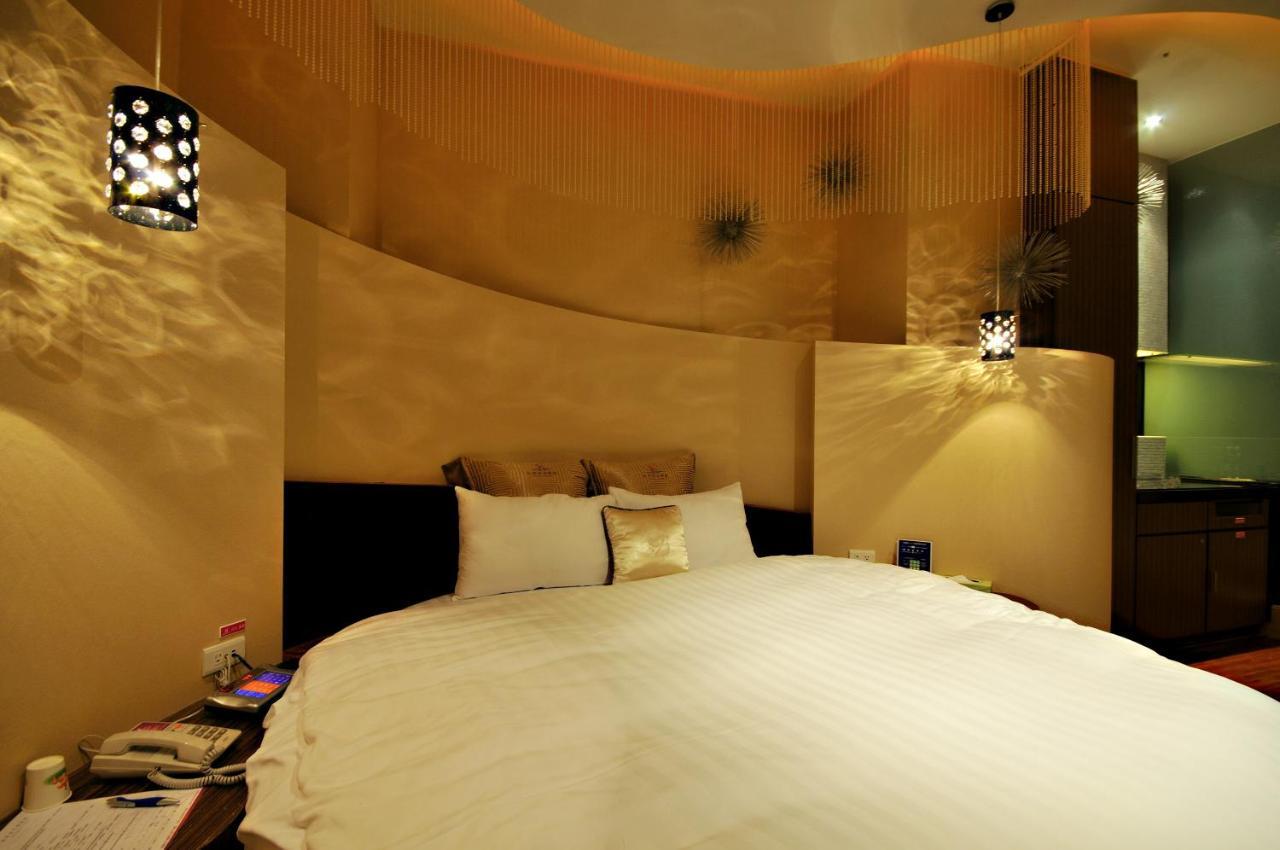 Dubai Motel Yilan Экстерьер фото