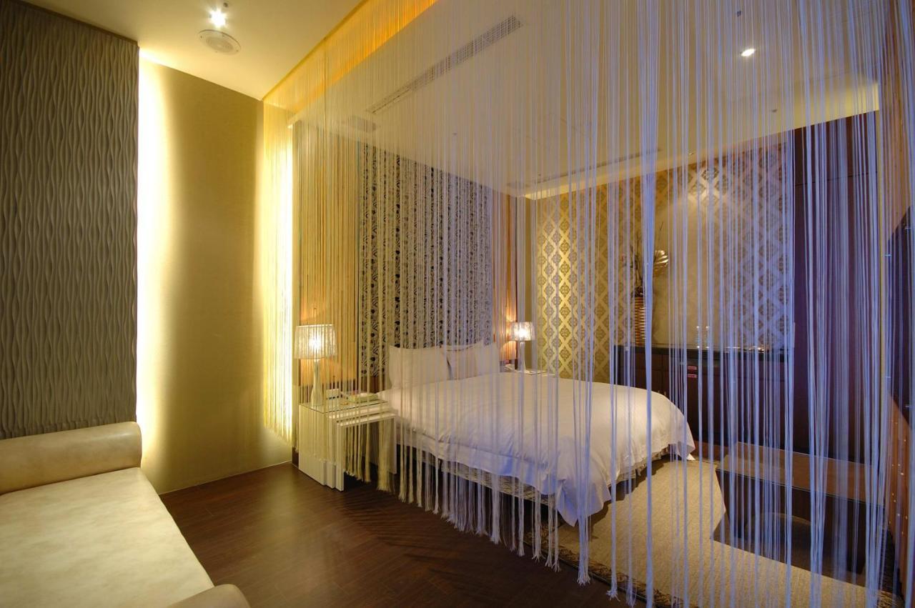 Dubai Motel Yilan Экстерьер фото