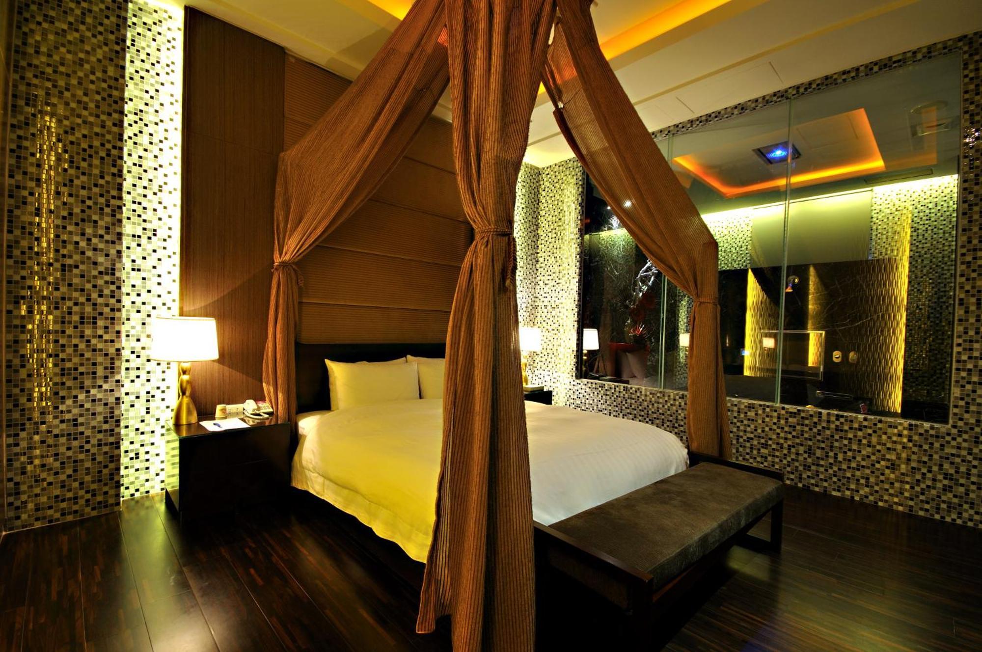 Dubai Motel Yilan Экстерьер фото