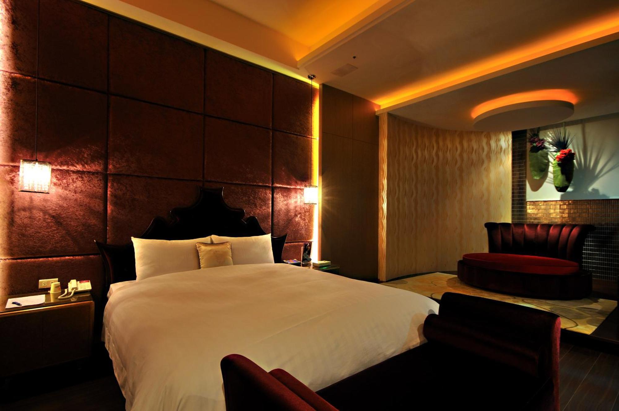 Dubai Motel Yilan Экстерьер фото