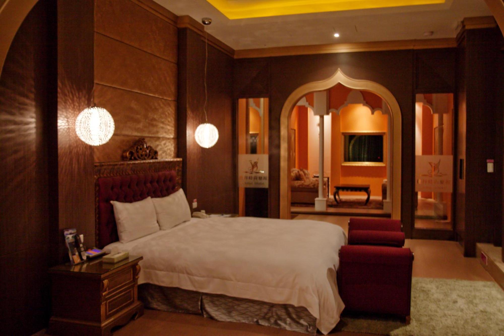 Dubai Motel Yilan Экстерьер фото