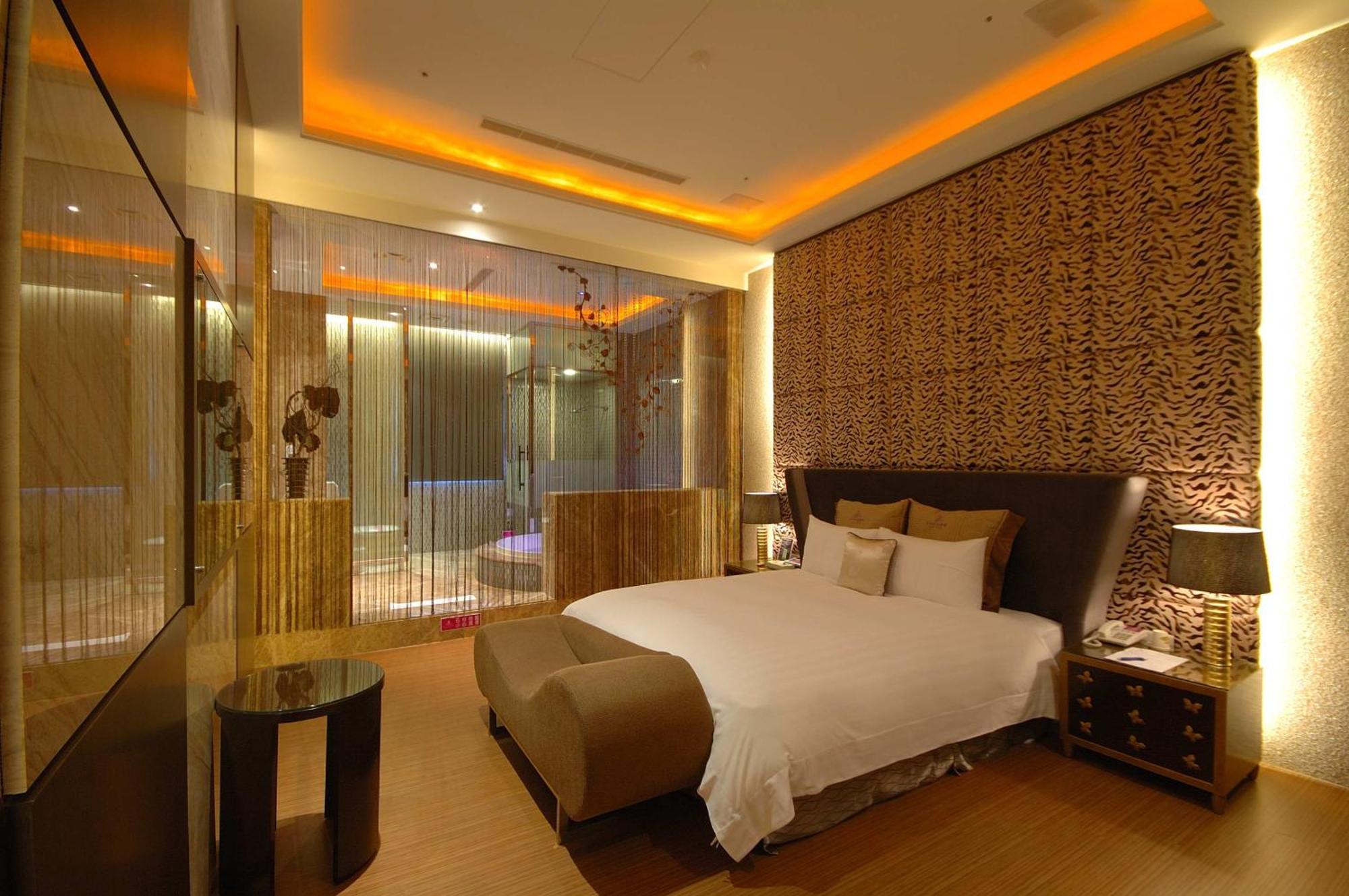 Dubai Motel Yilan Экстерьер фото