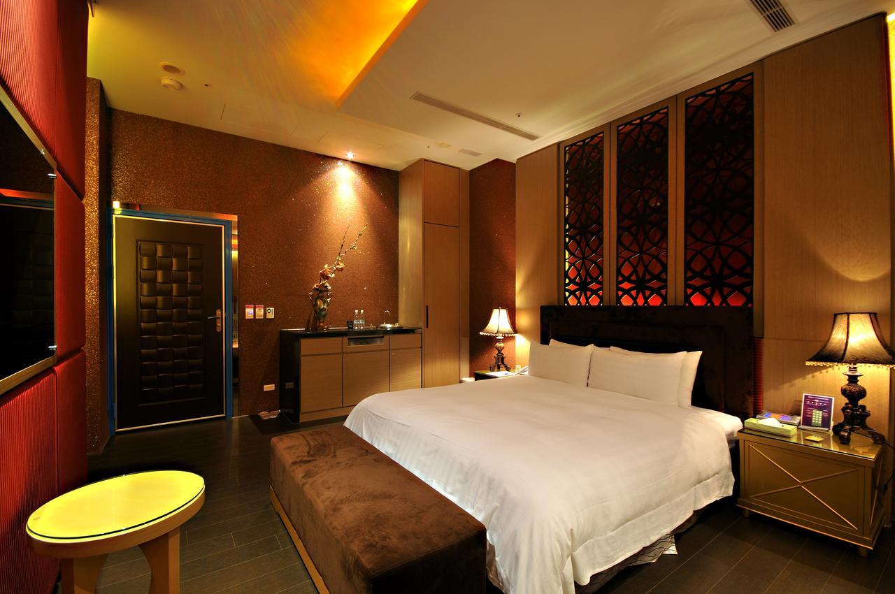 Dubai Motel Yilan Экстерьер фото