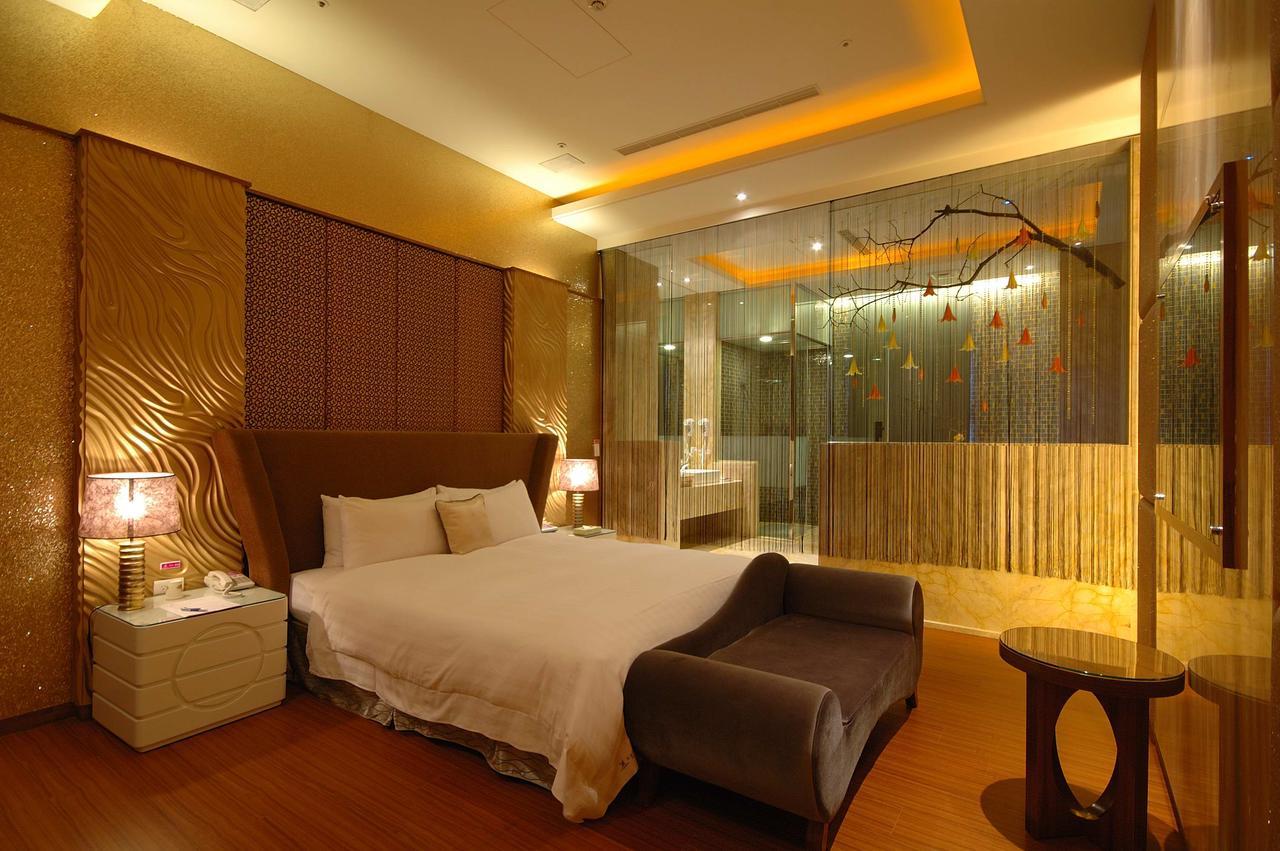 Dubai Motel Yilan Экстерьер фото